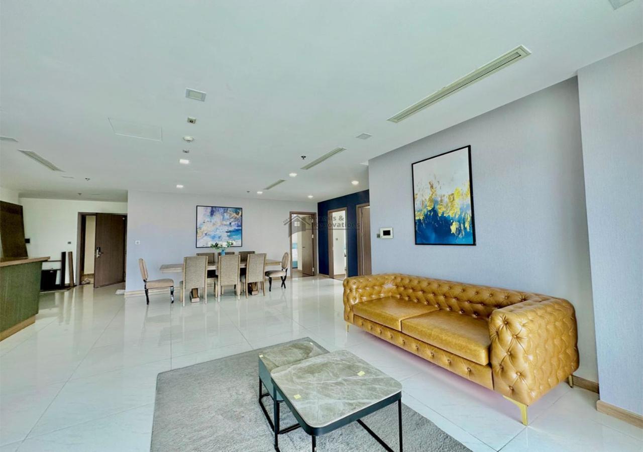 The Vinhomes Central Park Apartments - The Buildings Surrounding Landmark 81 Ho Chi Minh City Exterior photo