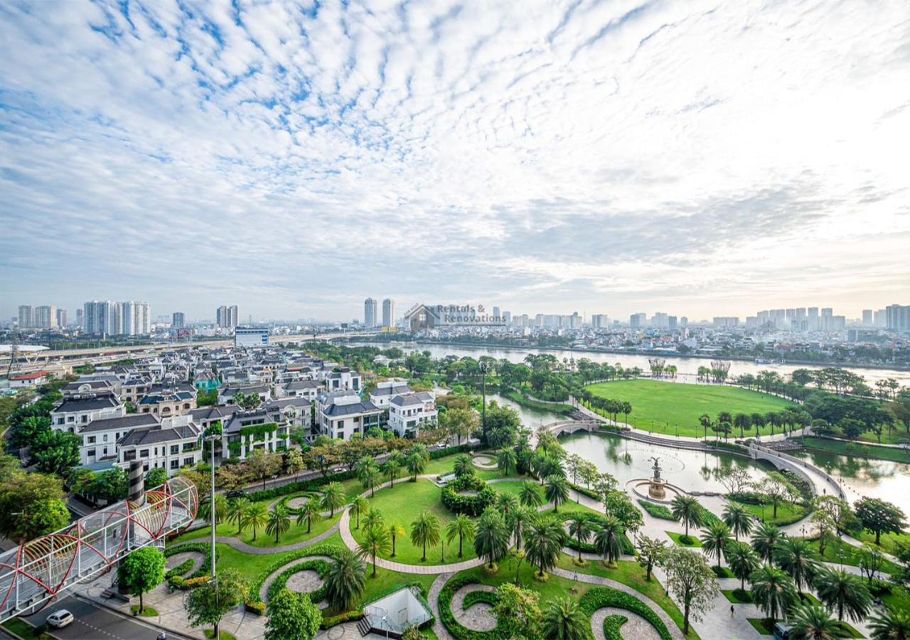 The Vinhomes Central Park Apartments - The Buildings Surrounding Landmark 81 Ho Chi Minh City Exterior photo