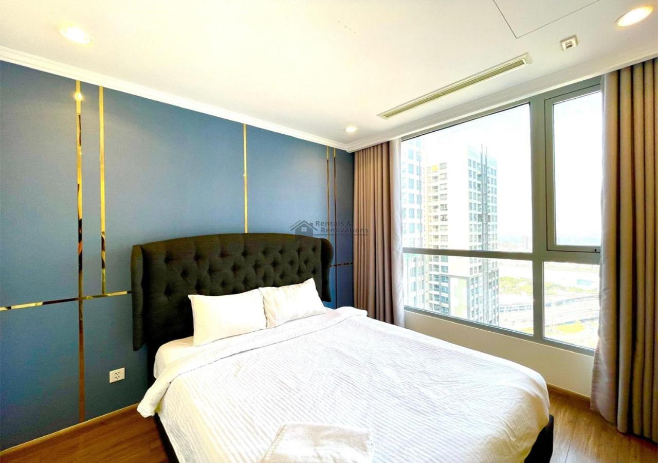 The Vinhomes Central Park Apartments - The Buildings Surrounding Landmark 81 Ho Chi Minh City Exterior photo