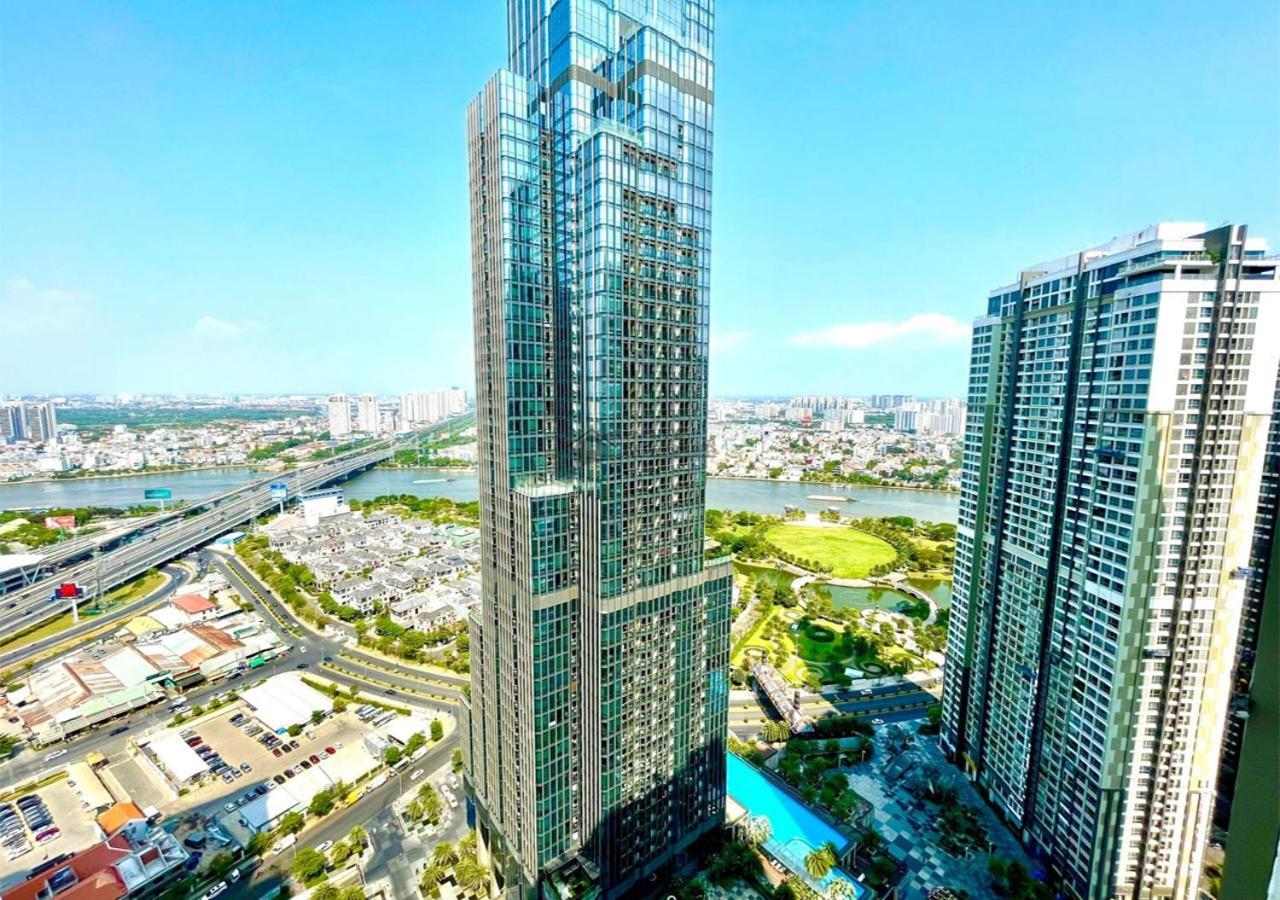 The Vinhomes Central Park Apartments - The Buildings Surrounding Landmark 81 Ho Chi Minh City Exterior photo