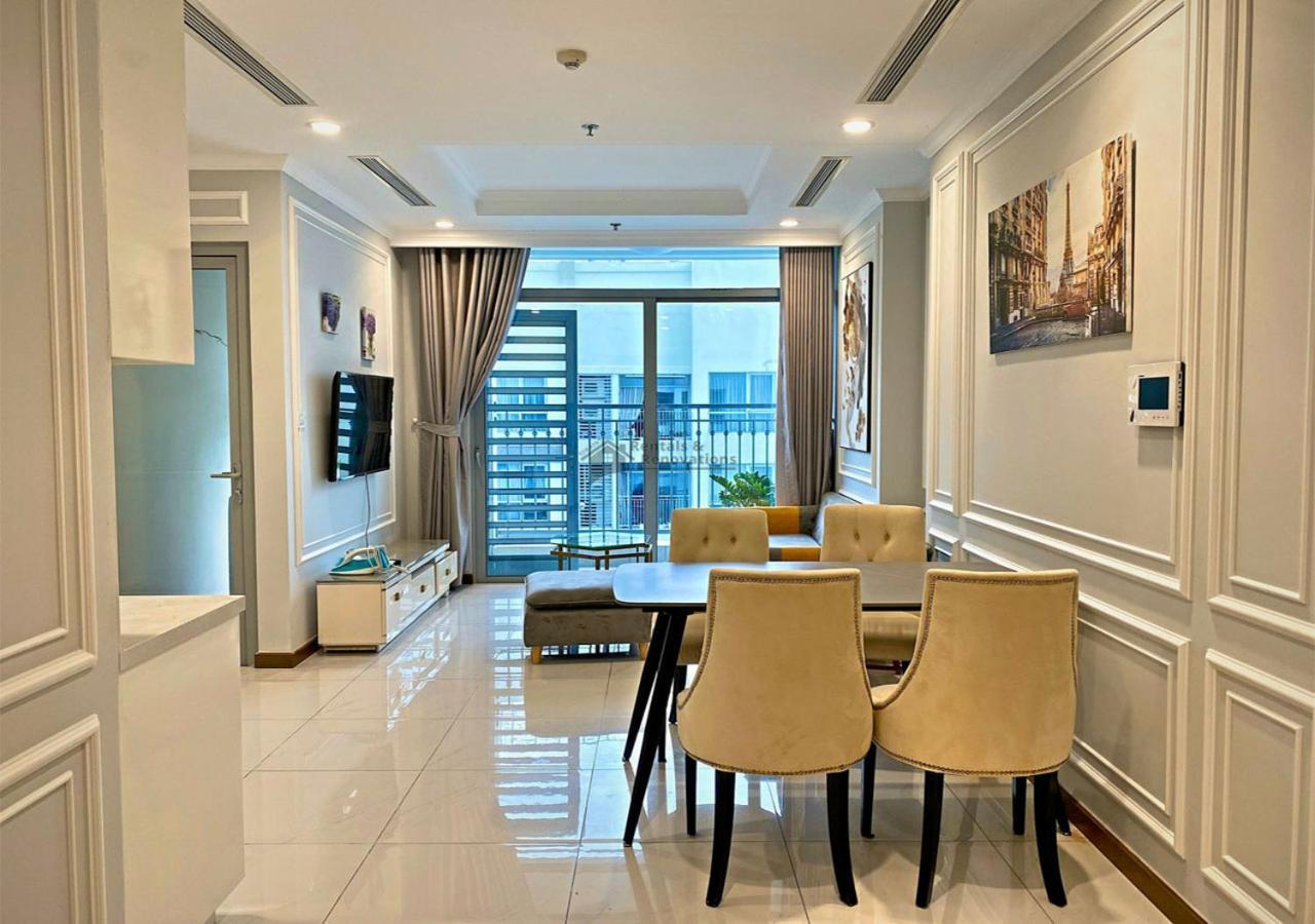 The Vinhomes Central Park Apartments - The Buildings Surrounding Landmark 81 Ho Chi Minh City Exterior photo