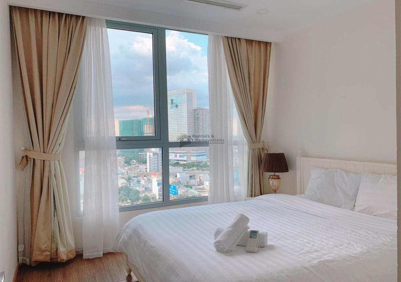 The Vinhomes Central Park Apartments - The Buildings Surrounding Landmark 81 Ho Chi Minh City Exterior photo